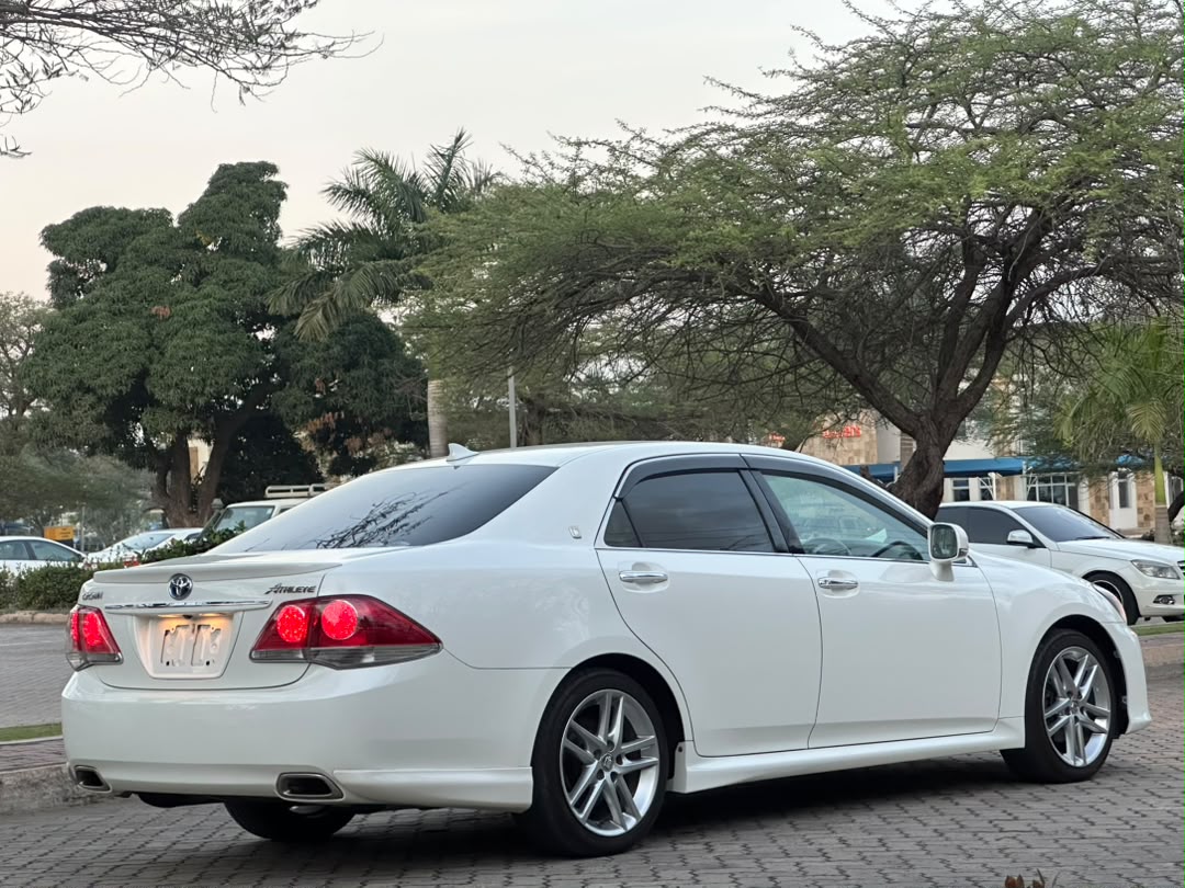 TOYOTA CROWN ATHLETE NEW MODEL thumbnail 7